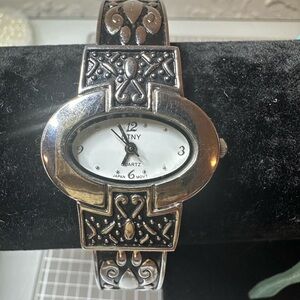 Elegant Black and Silver Women's Bracelet Watch